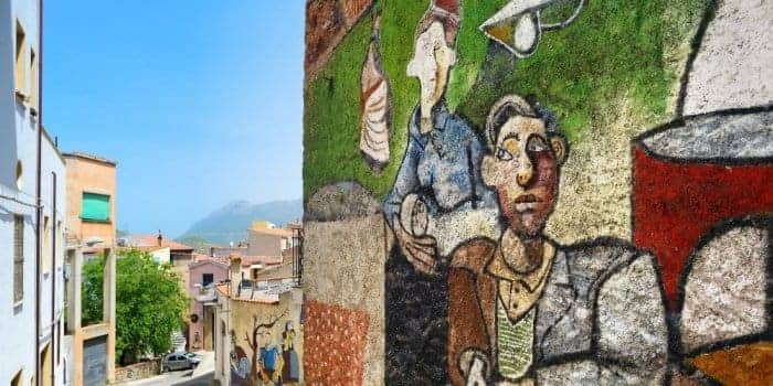 Sardegna: Orgosolo, il borgo dei Murales nel cuore della Barbagia